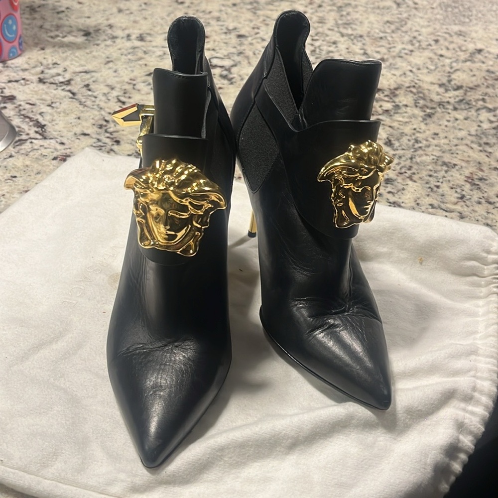 Versace leather heel boots size 37 1/2 USA size 7 - Picture 4 of 12